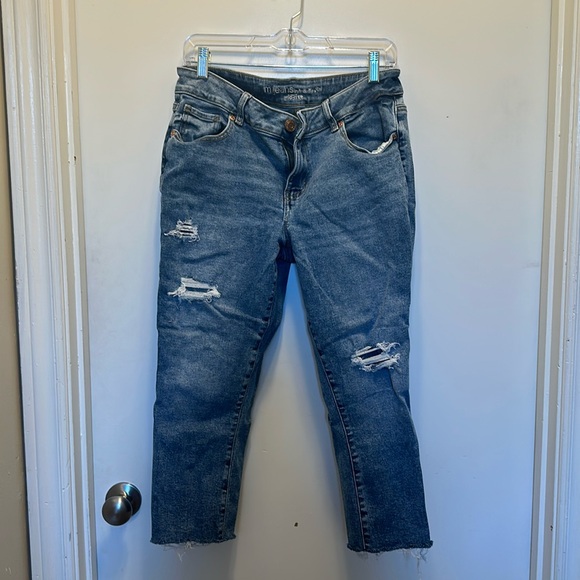 Maurices Denim - M Jeans By Maurices Distressed Cropped Jeans Size 12